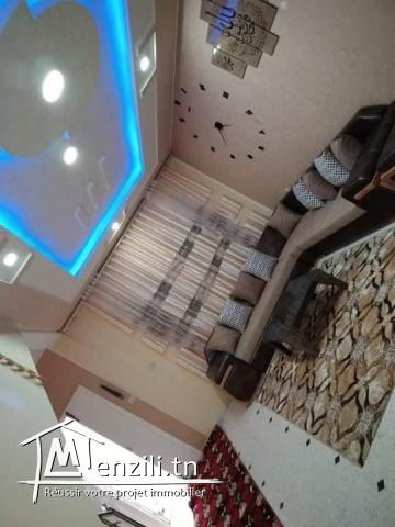 للبيع منزل حديث البناء في حي  القضاة القصرين