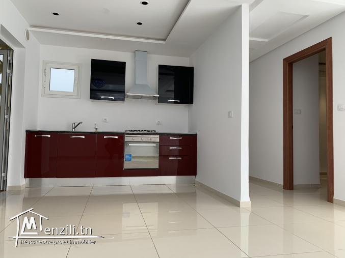 A VENDRE appartement S+2 pieds dans l'eau à Chott Mariem