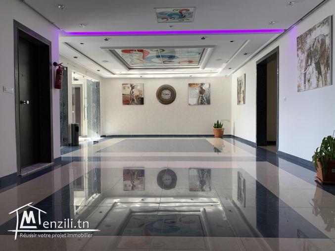 A VENDRE appartement S+2 pieds dans l'eau à Chott Mariem