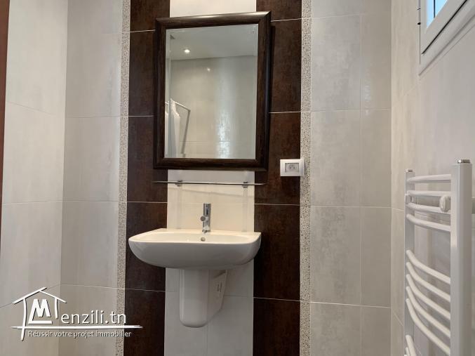 A VENDRE appartement S+2 pieds dans l'eau à Chott Mariem