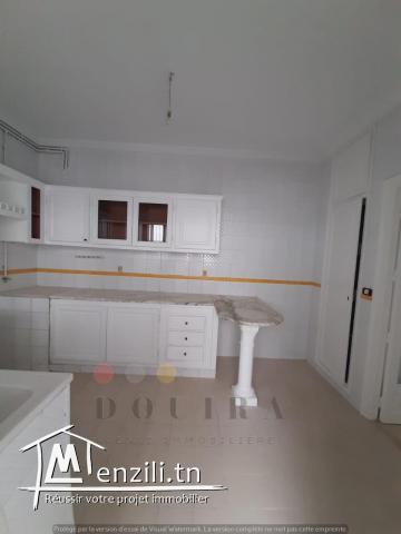 A louer Un S+4 à Ennasr