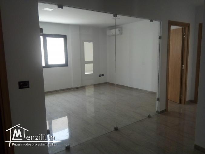 bureau hall+3 à la Soukra