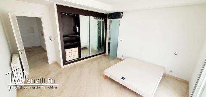 Duplex S+5 à louer à La Marsa Ennasim