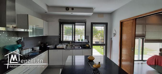 excellent Triplex à la Soukra