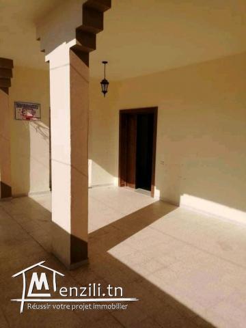 طابق ارضي مع قراج