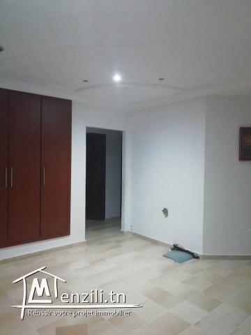 Location Appartement (S+3) proche de toutes commodités