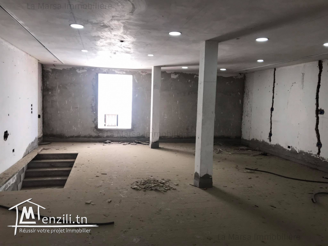 A Louer un local commercial de 200m² à La Soukra