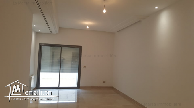 A Louer luxueux rdc s2 avec jardin sur la route du relais, La Marsa