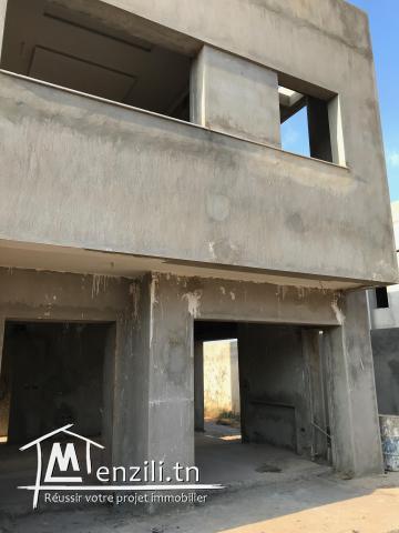 Une villa S+5 haut standing d’une surface de 360m2 sis à cité el Ons Sfax