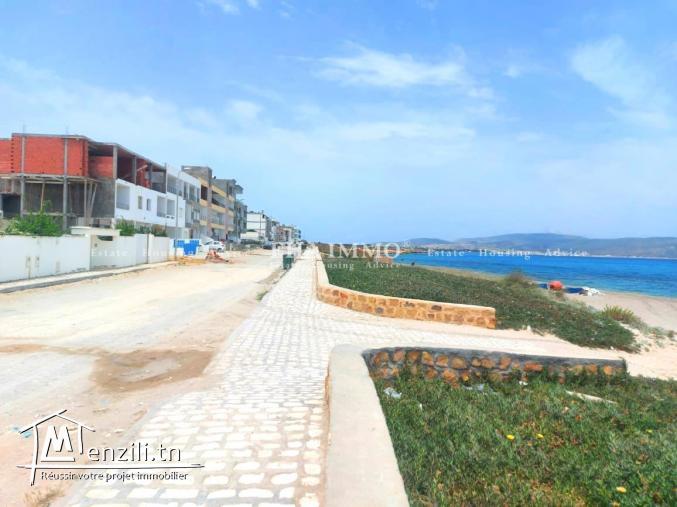 أرض ذات صبغة سكنية في دار علوش/ قليبية