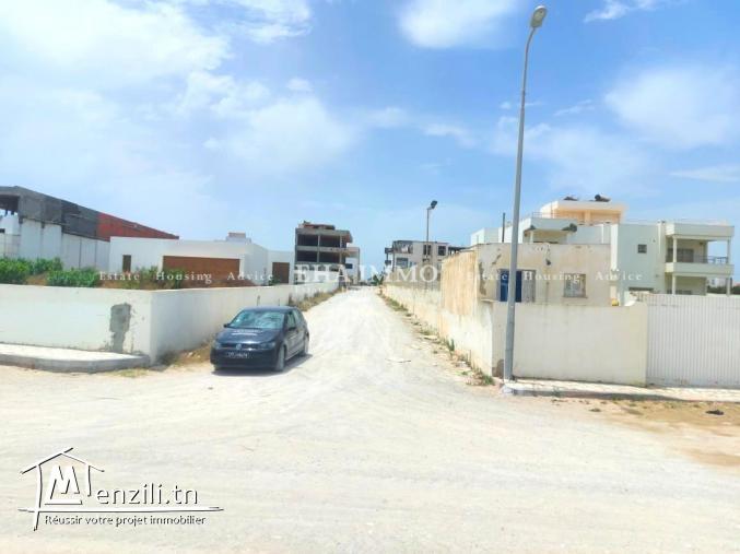 أرض ذات صبغة سكنية في دار علوش/ قليبية