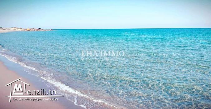 أرض ذات صبغة سكنية في دار علوش/ قليبية