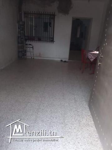 A vendre une maison et son premier étage