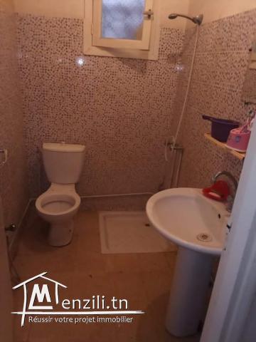 A vendre une maison et son premier étage