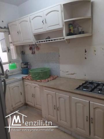 A vendre une maison et son premier étage