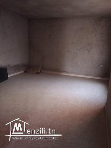 A vendre une maison et son premier étage