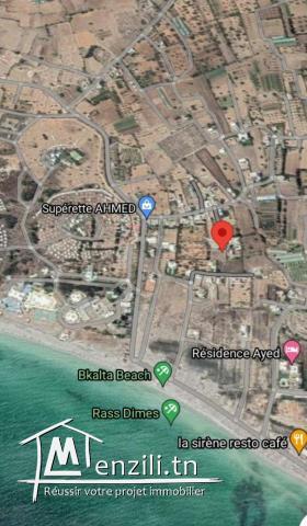 ارض للبيع في موقع ممتاز قريب من البحر 