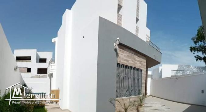Villa Haut standing, avec Piscine dans un quartier résidentiel chic à Gammarth