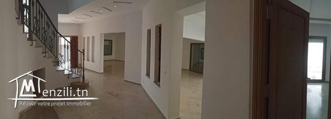 Villa Haut standing, avec Piscine dans un quartier résidentiel chic à Gammarth