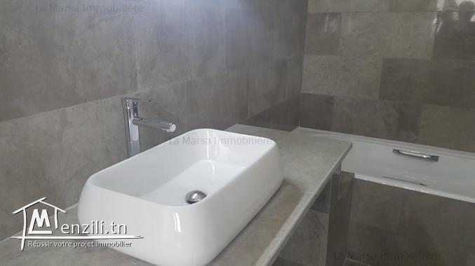 A Louer villa s4 avec piscine à 8 min de PMF Menzah 7