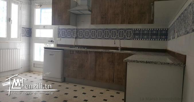 A Louer villa s4 avec piscine à 8 min de PMF Menzah 7