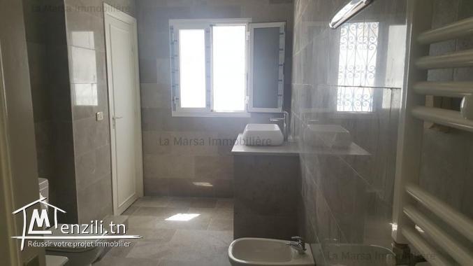 A Louer villa s4 avec piscine à 8 min de PMF Menzah 7