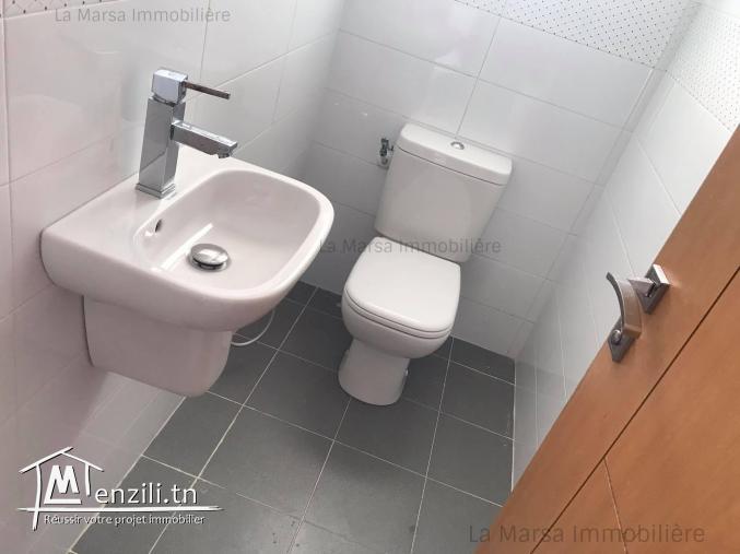 A Vendre appartement s2 à 40m de la mer à Le Kram