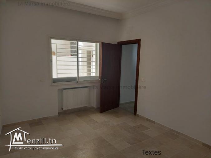 Appartement s2 au rdc à 100m de la mer à Le Kram