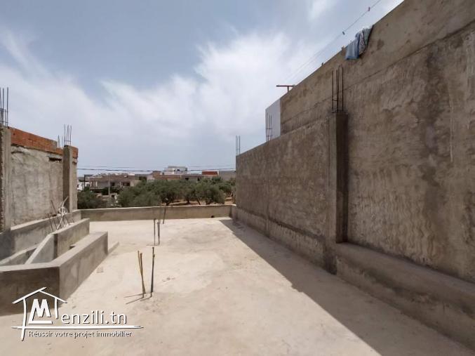 Maison neuve jamais habité à hammamlif avec 1er étage en cours de construction