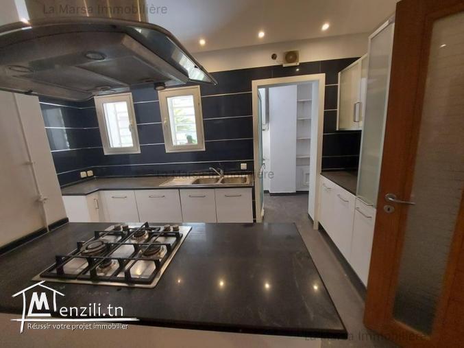 A vendre Triplex s3 avec jardin à la Marsa