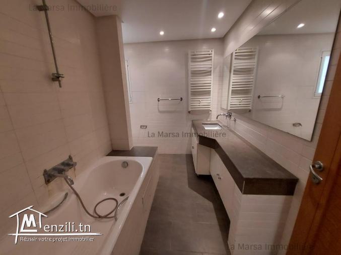 A vendre Triplex s3 avec jardin à la Marsa