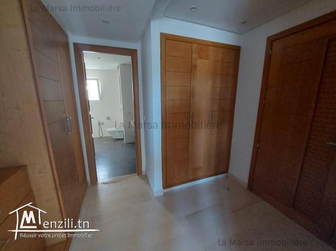 A vendre Triplex s3 avec jardin à la Marsa
