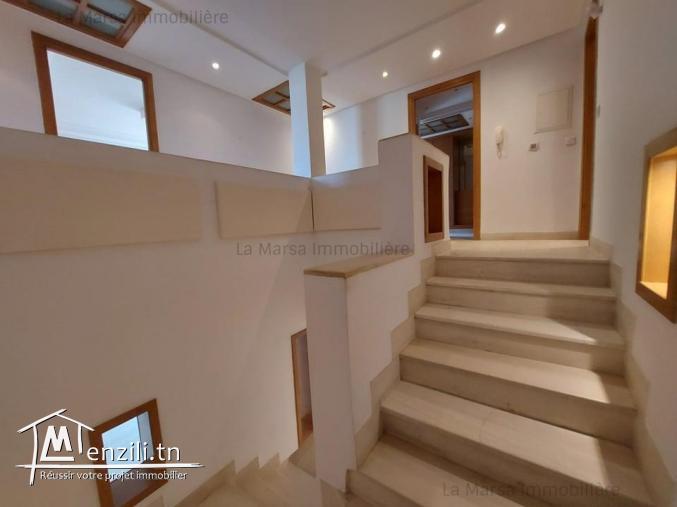 A vendre Triplex s3 avec jardin à la Marsa