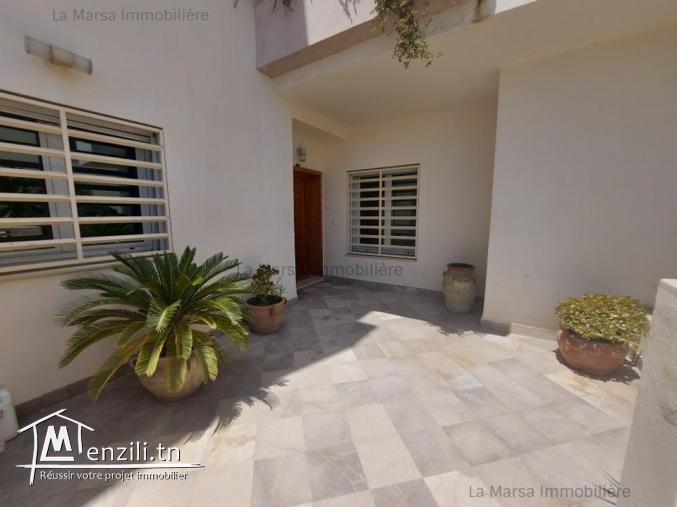 A vendre Triplex s3 avec jardin à la Marsa