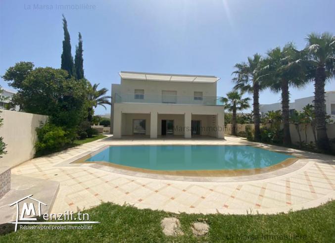 A Louer une belle villa s4 avec jardin et piscine à Gammarth