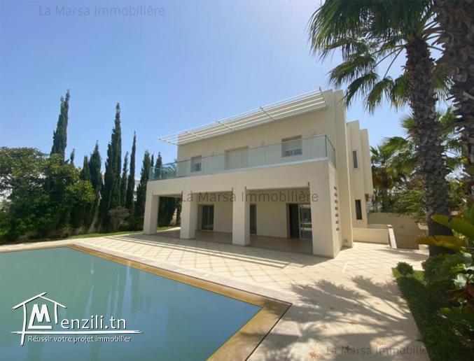 A Louer une belle villa s4 avec jardin et piscine à Gammarth