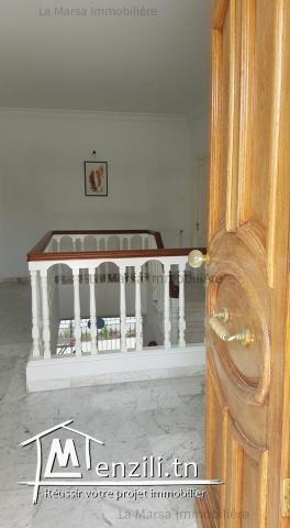 A Louer villa s6 avec jardin et piscine à Cité les Pins, La Marsa