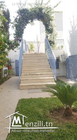 A Louer villa s6 avec jardin et piscine à Cité les Pins, La Marsa