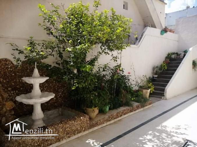 Villa  spacieuse composé de 3 etage rc+2 à vendre