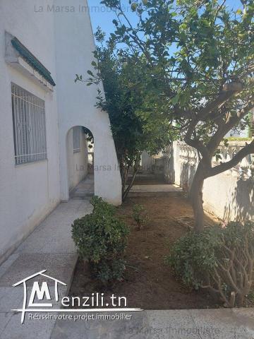 A Vendre villa s6 avec jardin à Cité des Juges