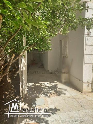 A Vendre villa s6 avec jardin à Cité des Juges