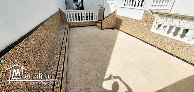 Etage de villa à Louer à La Marsa Corniche