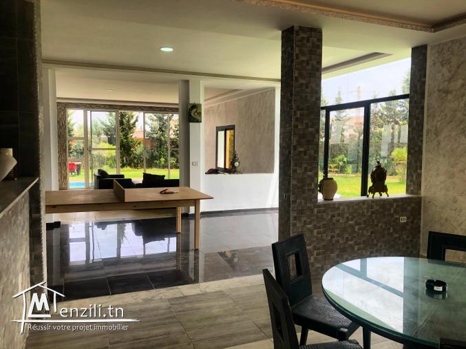 Une villa spacieuse avec piscine à 10min de Yasmine Hammamet