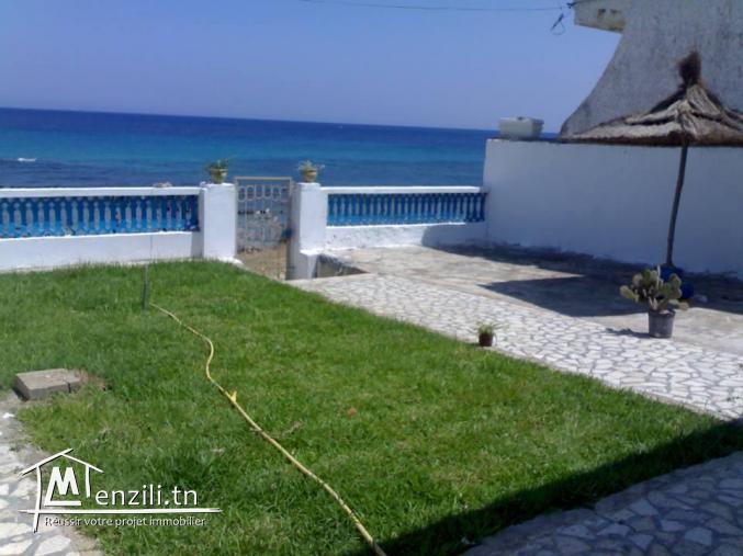 maison pieds dans l'eau s+4 à sous le fort de kélibia rue mansousoura