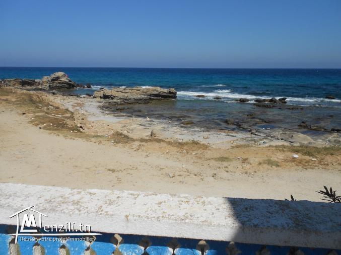 maison pieds dans l'eau s+4 à sous le fort de kélibia rue mansousoura