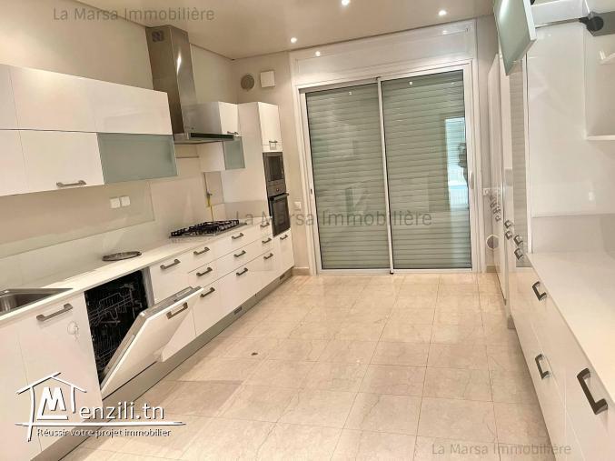 A Louer triplex s3 avec jardin à 10min du lycée Français, La Marsa