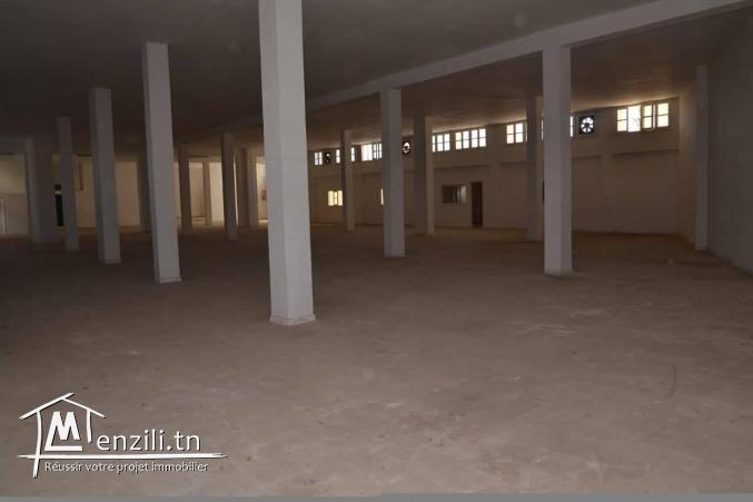 plateforme de 1500m2 à louer