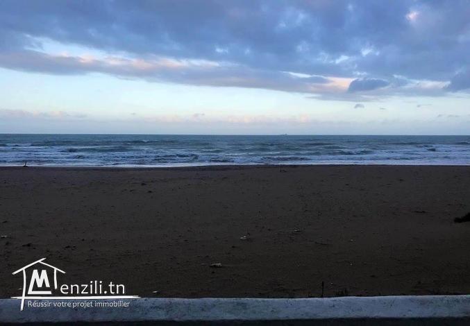 A Louer duplex meublé pieds dans l'eau à Marsa Cube