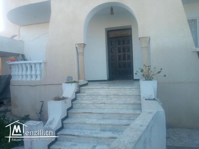 Rez-de-chaussée d'une villa à louer à El Mourouj 2