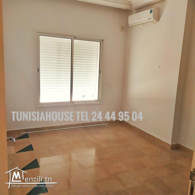Etage de villa s+3 de 170m² a la marsa
